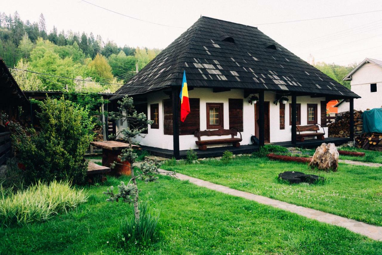 Casa Rares Сучевіца Екстер'єр фото
