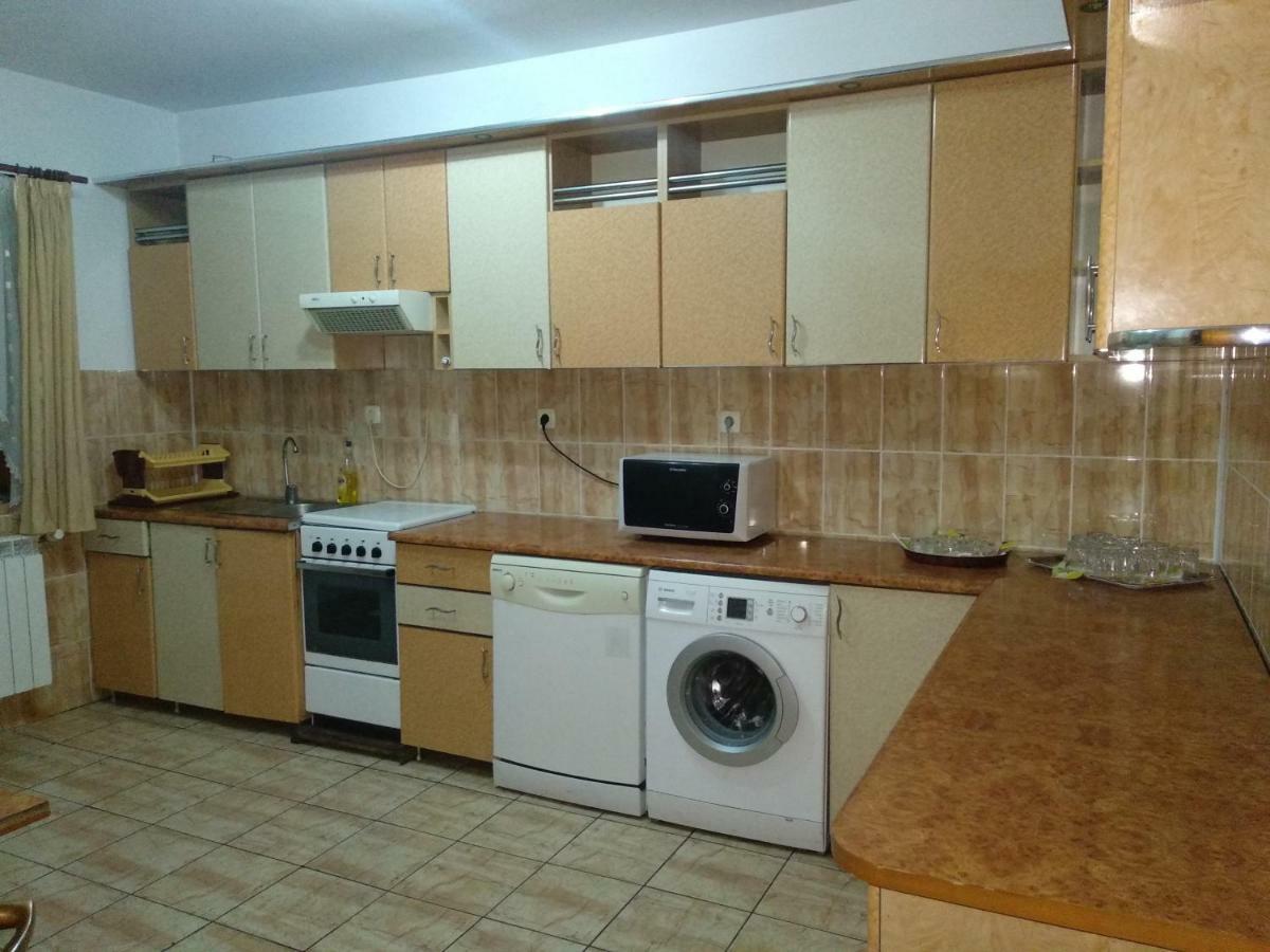 Casa Rares Сучевіца Екстер'єр фото