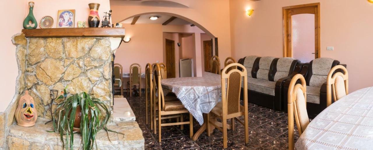 Casa Rares Сучевіца Екстер'єр фото